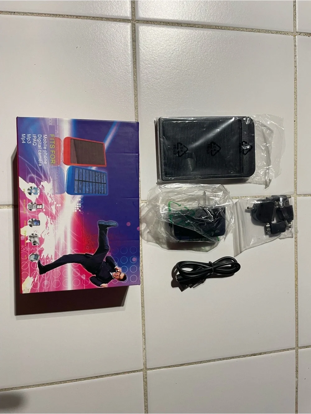 ☀️🔋 LOT OF 4 Solar Mobile Chargers & Power Banks